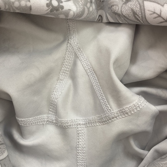 EVOLUTION AND CREATION High Waisted Hi Rise Cropped Leggings White Grey Floral M - Picture 9 of 9